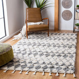Safavieh Casablanca 4'-0" x 6'-0" Rug in Ivory / Grey