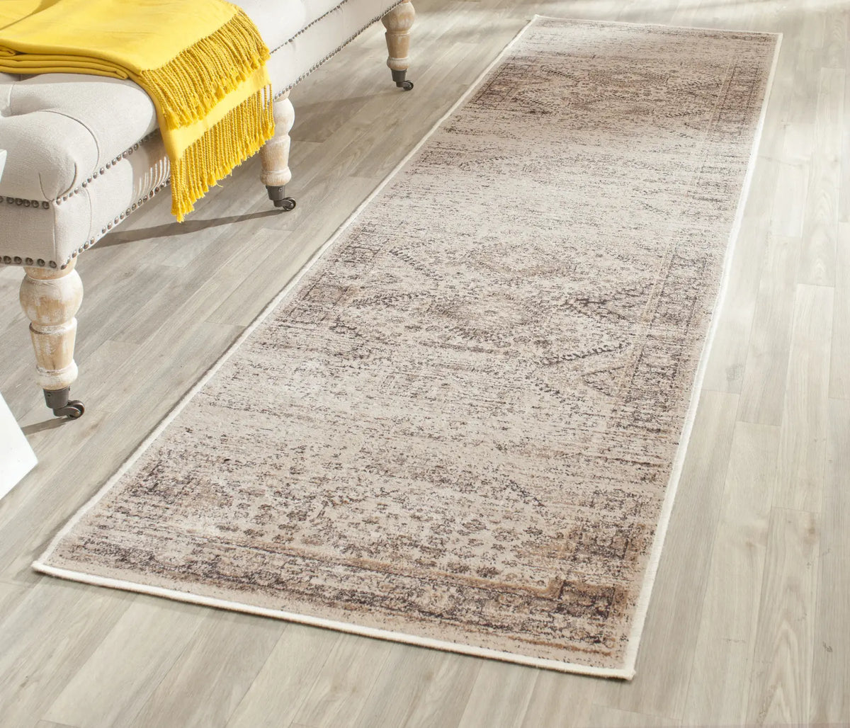 Safavieh Vintage 2'-2" x 7'-2" Rug in Stone
