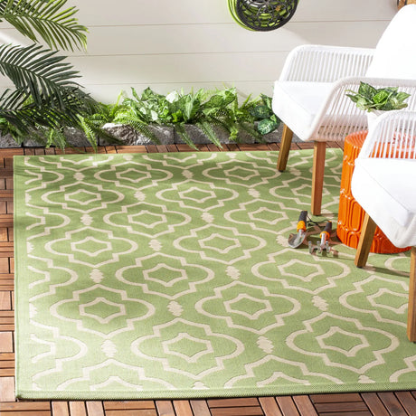 Safavieh Courtyard 4'-0" x 5'-7" Rug in Green / Beige