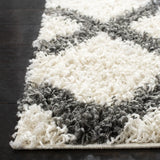 Safavieh Sgd-Dallas Shag 5'-1" x 7'-6" Rug in Ivory / Dark Grey