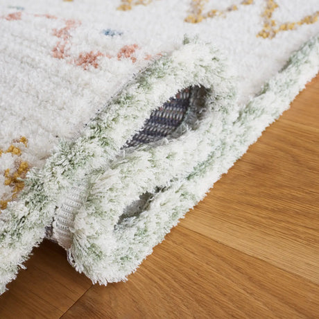 Safavieh Marrakesh 4'-0" x 6'-0" Rug in Ivory / Multi