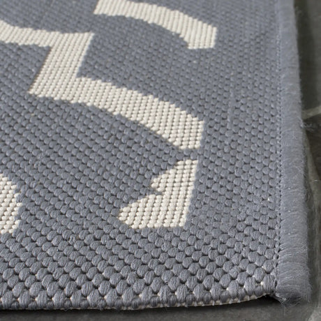 Safavieh Courtyard 4'-0" x 5'-7" Rug in Anthracite / Beige