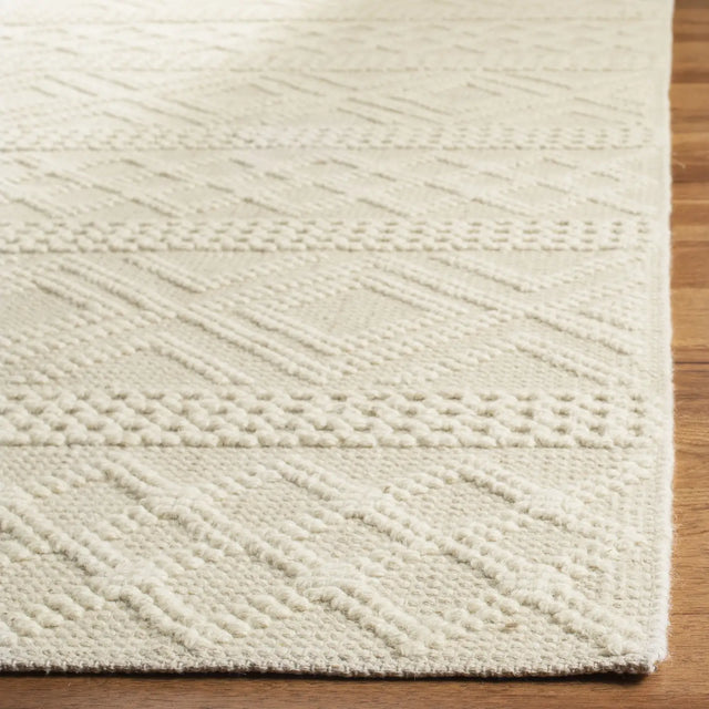 Safavieh Vermont 4'-0" x 6'-0" Rug in Ivory