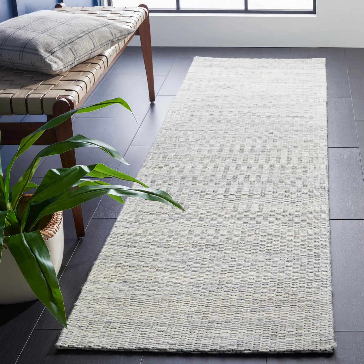 Safavieh Marbella 2'-3" x 8'-0" Rug in Light Grey