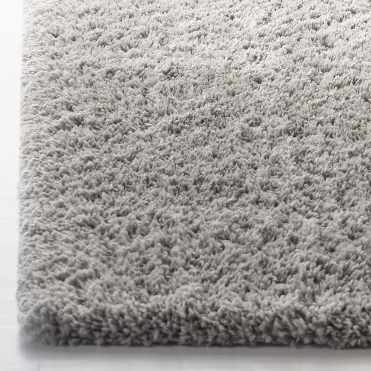 Safavieh Fontana Shag  800 4'-0" x 6'-0" Rug in Grey
