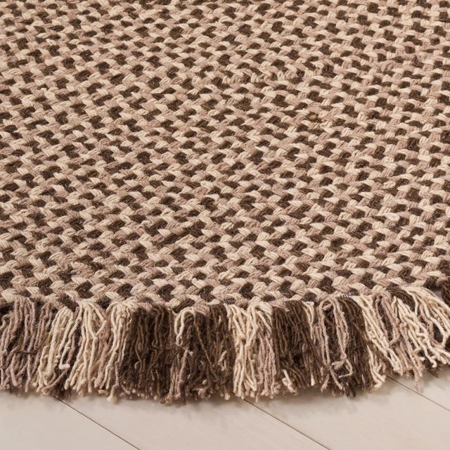 Safavieh Braided 5'-0" x 5'-0" Rug in Brown / Beige