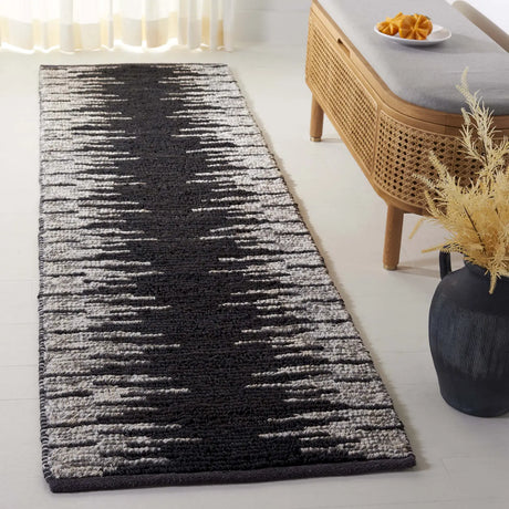 Safavieh Natural Fiber 2'-3" x 8'-0" Rug in Black / Beige