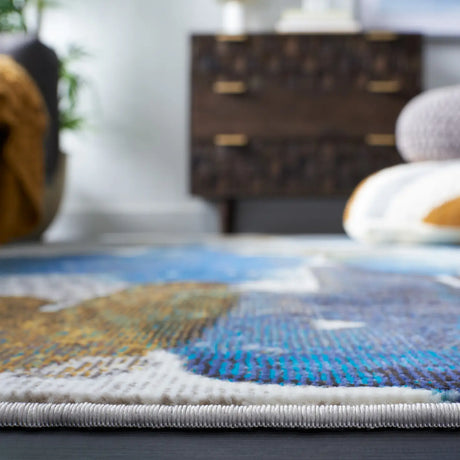 Safavieh Aria 4'-0" x 6'-0" Rug in Ivory / Navy