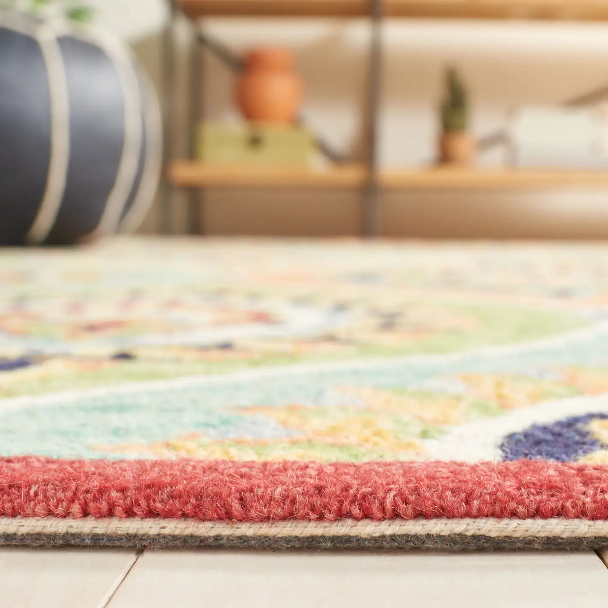Safavieh Heritage 4'-0" x 6'-0" Rug in Green / Rust