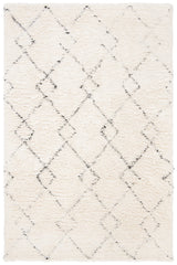 Safavieh Casablanca 4'-0" x 6'-0" Rug in Ivory / Black