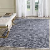 Safavieh Montauk 5'-0" x 7'-0" Rug in Navy / Ivory