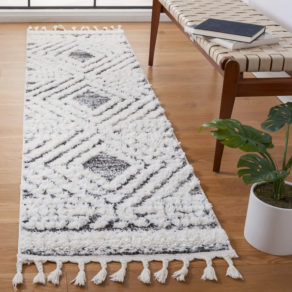 Safavieh Moroccan Tassel Shag 2'-3" x 10'-0" Rug in Ivory / Grey