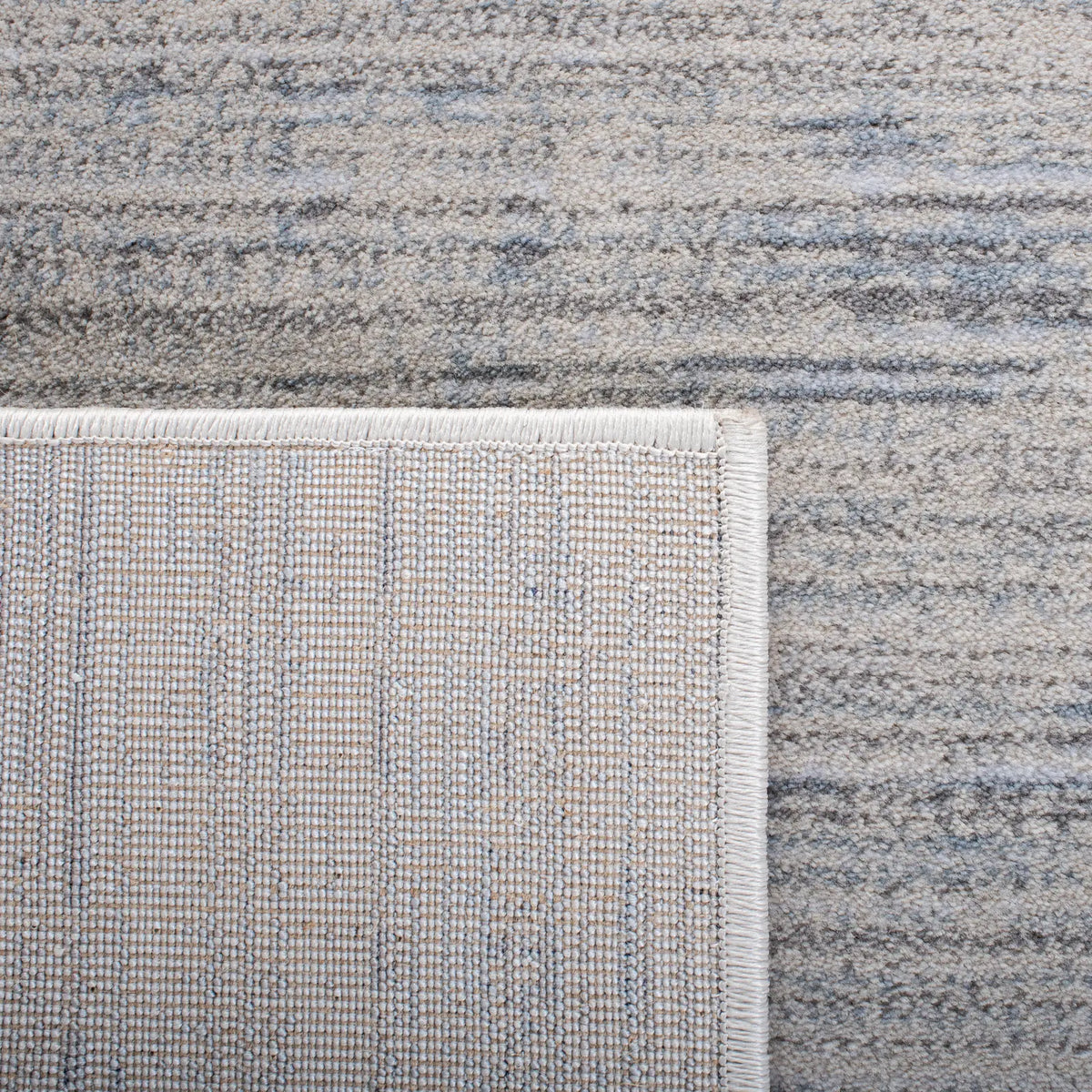 Safavieh Carnegie 4'-0" x 6'-0" Rug in Ivory / Grey