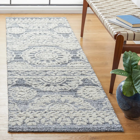 Safavieh Metro 2'-3" x 8'-0" Rug in Grey / Ivory