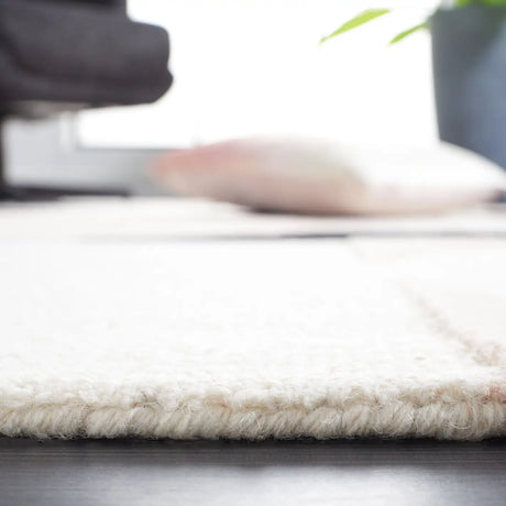 Safavieh Rodeo Drive 4'-0" x 6'-0" Rug in Blush / Black