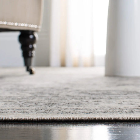 Safavieh Atlas 4'-0" x 6'-0" Rug in Ivory / Beige