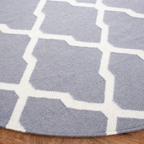Safavieh Dhurries 6'-0" x 6'-0" Rug in Grey / Ivory