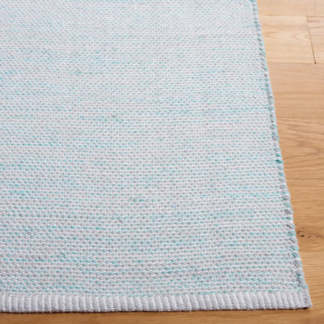 Safavieh Montauk 4'-0" x 6'-0" Rug in Turquoise / Grey