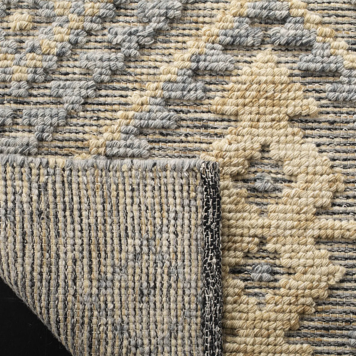 Safavieh Kenya 5'-0" x 8'-0" Rug in Grey / Gold
