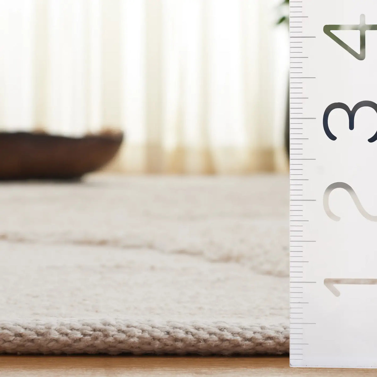 Safavieh Easy Care 4'-0" x 6'-0" Rug in Ivory