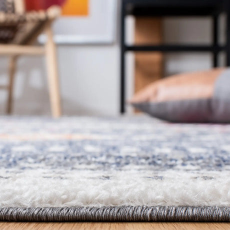 Safavieh Adirondack 5'-1" x 7'-6" Rug in Grey / Beige