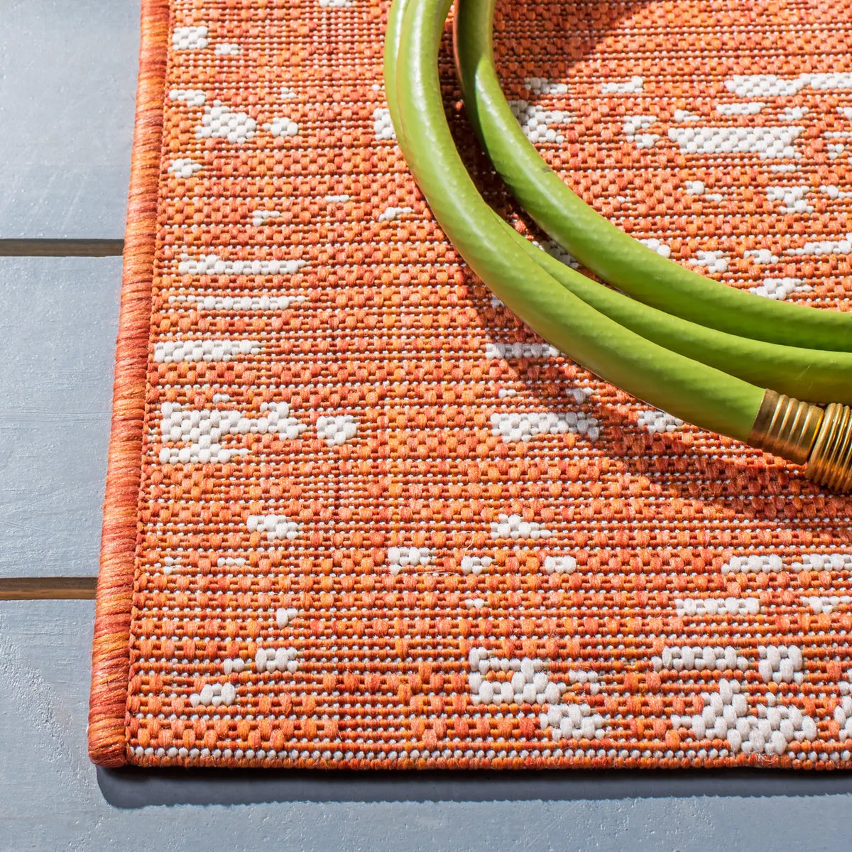 Safavieh Courtyard 4'-0" x 5'-7" Rug in Orange / Ivory