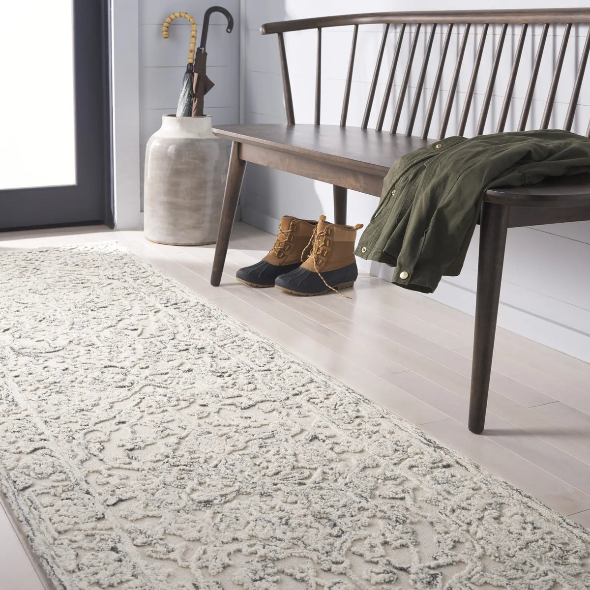 Safavieh Martha Stewart 2'-3" x 8'-0" Rug in Ivory / Charcoal