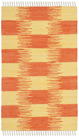 Safavieh Montauk 2'-6" x 4'-0" Rug in Yellow / Orange