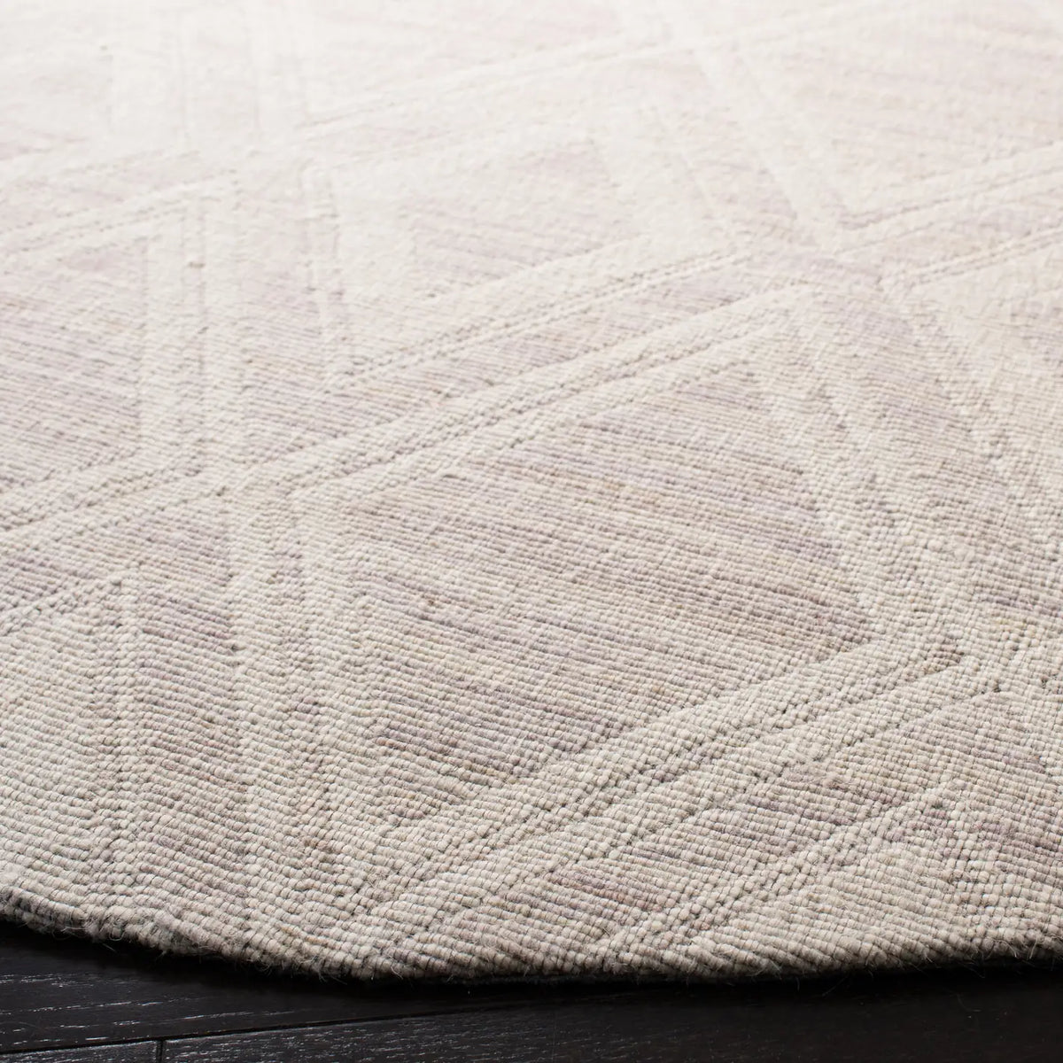 Safavieh Marbella 6'-0" x 6'-0" Rug in Silver / Ivory