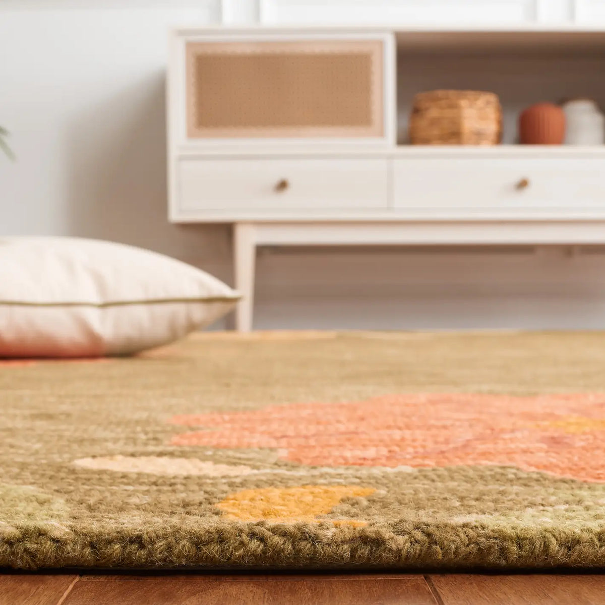 Safavieh Martha Stewart 4'-0" x 6'-0" Rug in Pup Tent