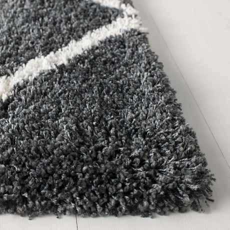 Safavieh Hudson Shag 5'-3" x 7'-6" Rug in Dark Grey / Ivory