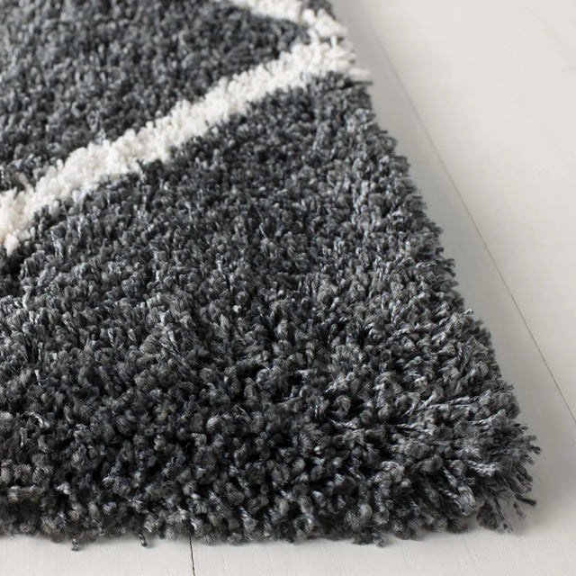 Safavieh Hudson Shag 5'-3" x 7'-6" Rug in Dark Grey / Ivory