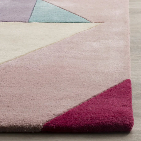 Safavieh Fifth Avenue 5'-0" x 8'-0" Rug in Pink / Multi