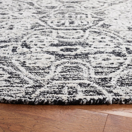 Safavieh Precious 6'-0" x 6'-0" Rug in Black / Ivory