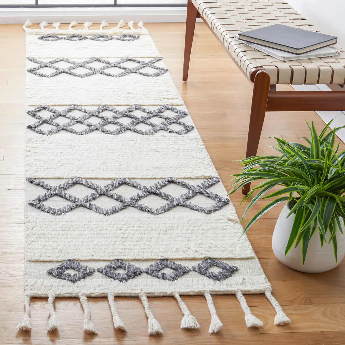 Safavieh Casablanca 2'-3" x 9'-0" Rug in Ivory / Dark Grey