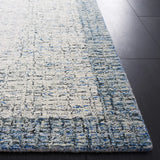 Safavieh Metro 4'-0" x 6'-0" Rug in Ivory / Grey
