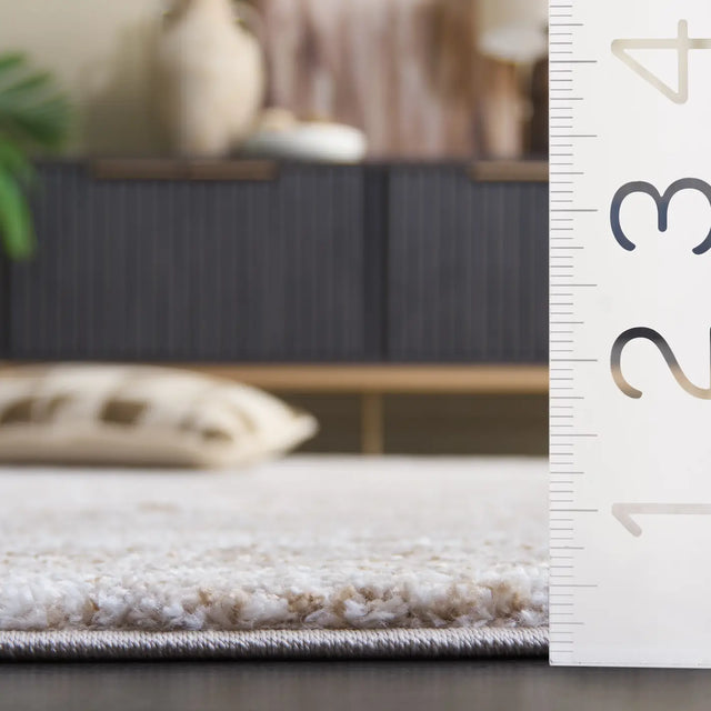 Safavieh Northport 800 4'-0" x 6'-0" Rug in Taupe / Ivory