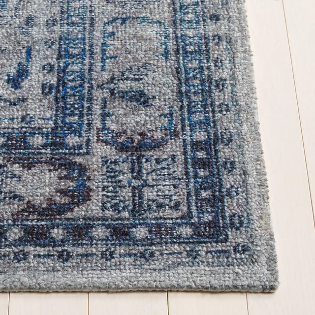 Safavieh Classic Vintage 4'-0" x 6'-0" Rug in Blue / Grey