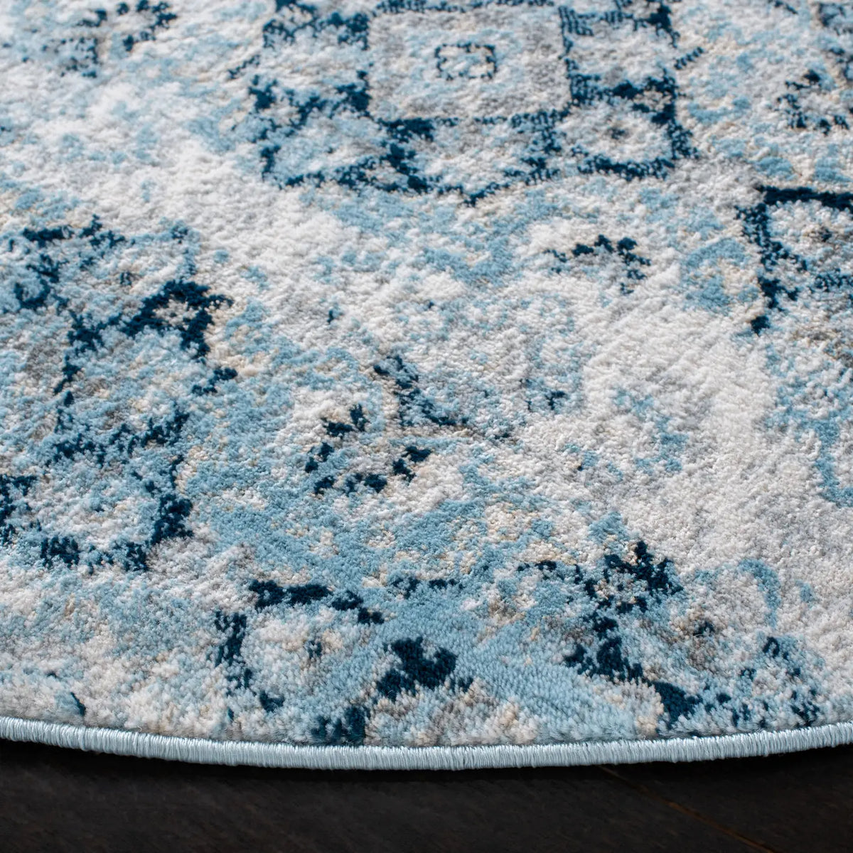 Safavieh Lagoon 6'-7" x 6'-7" Rug in Navy / Ivory