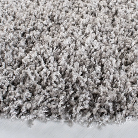 Safavieh Venus Shag 500 5'-3" x 5'-3" Rug in Grey