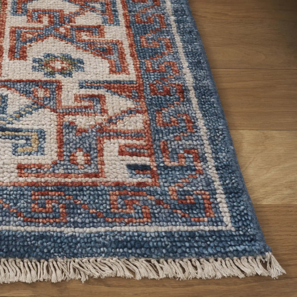 Safavieh Samarkand 6'-0" x 9'-0" Rug in Blue / Beige