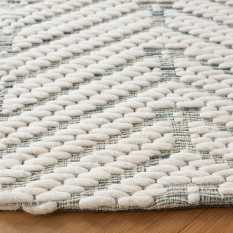 Safavieh Marbella 6'-0" x 6'-0" Rug in Ivory / Green