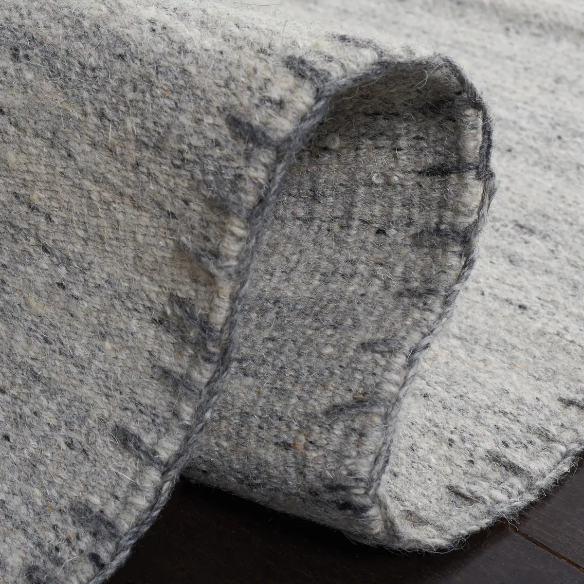 Safavieh Kilim 4'-0" x 6'-0" Rug in Grey