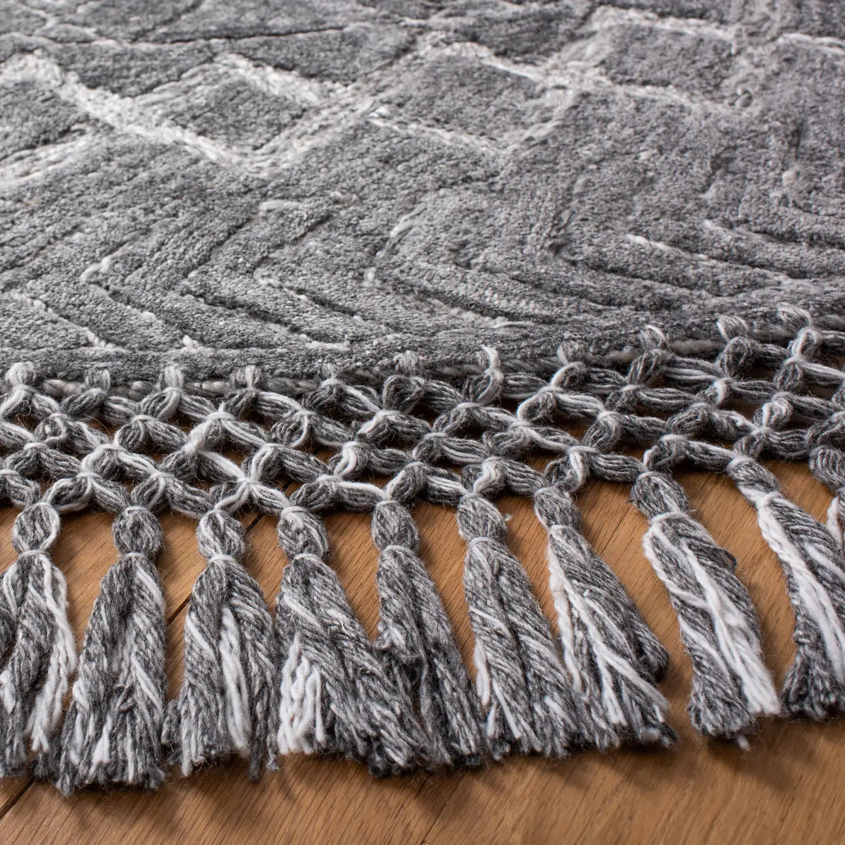 Safavieh Casablanca 7'-0" x 7'-0" Rug in Charcoal