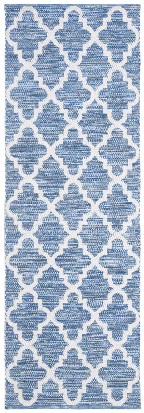 Safavieh Montauk 2'-3" x 7'-0" Rug in Blue / Ivory
