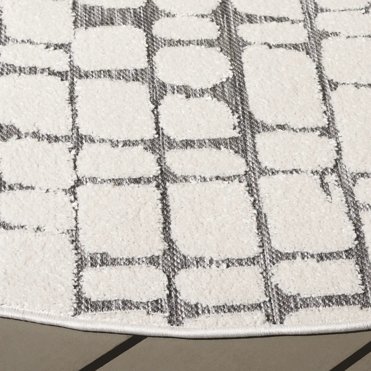Safavieh Cabana 6'-7" x 6'-7" Rug in Ivory / Grey