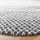 Safavieh Micro-Loop 5'-0" x 5'-0" Rug in Black / Ivory