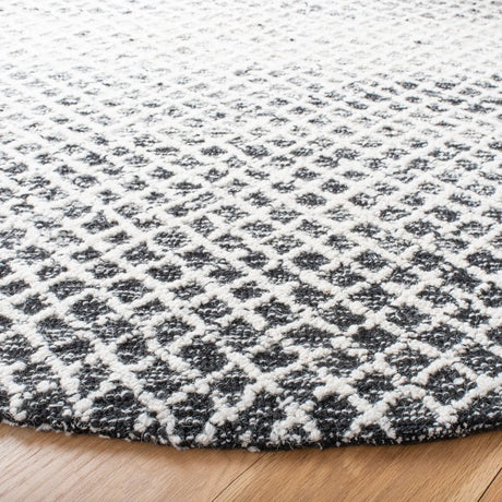 Safavieh Micro-Loop 5'-0" x 5'-0" Rug in Black / Ivory
