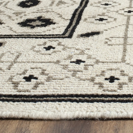 Safavieh Kenya 6'-0" x 9'-0" Rug in Ivory / Grey