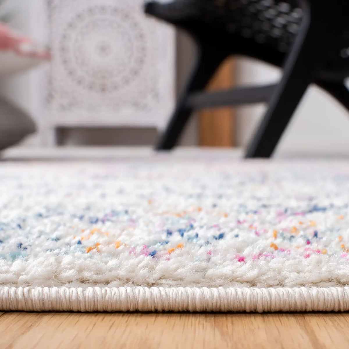 Safavieh Tulum 4'-0" x 6'-0" Rug in Ivory / Dark Blue